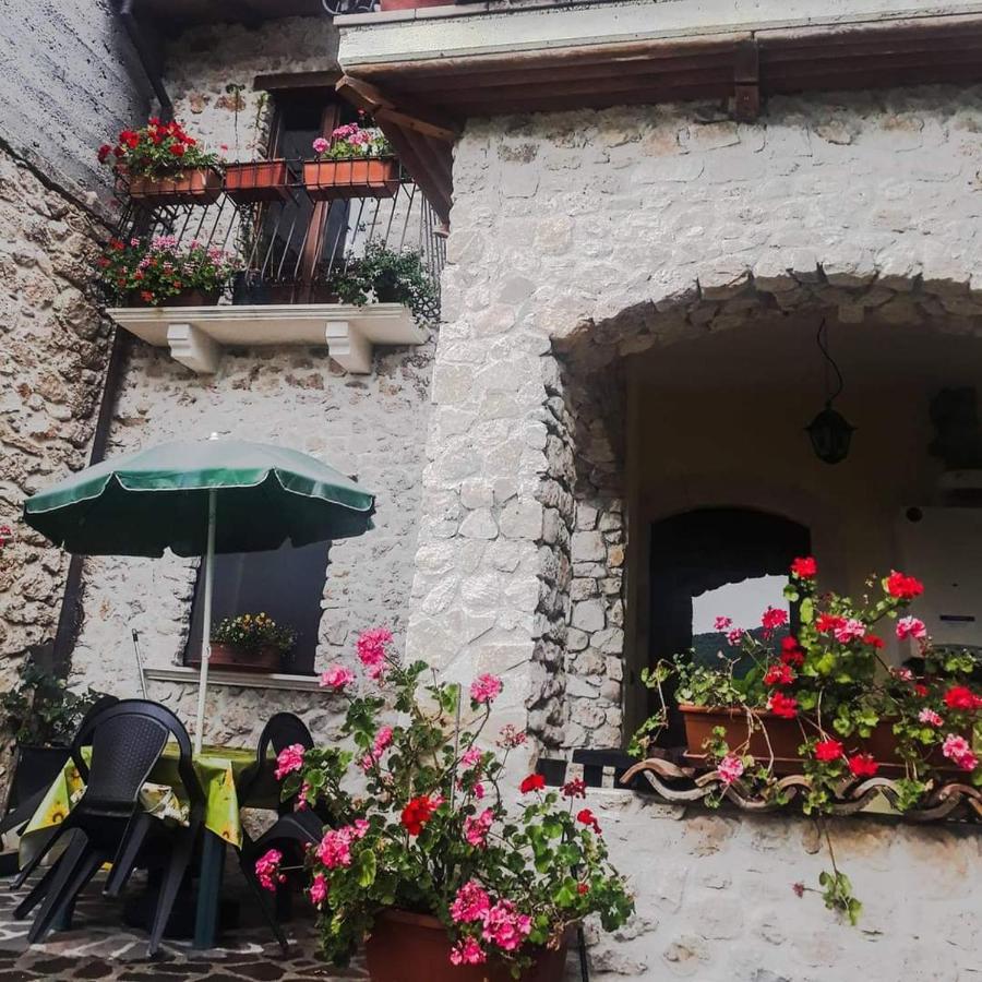 Notti magiche Bed and Breakfast Castelvecchio Calvisio Esterno foto
